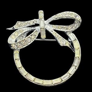 Vintage 1950’s Pell signed circle bow brooch pin clear rhinestones silver tone